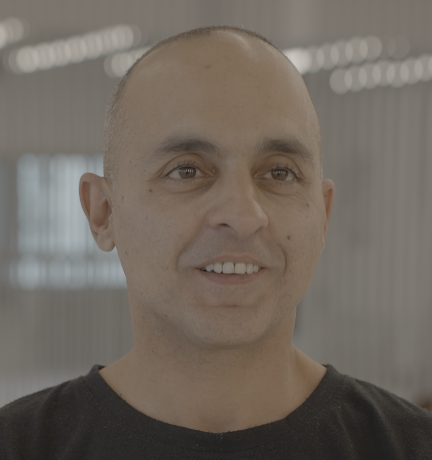 Yaron (45)